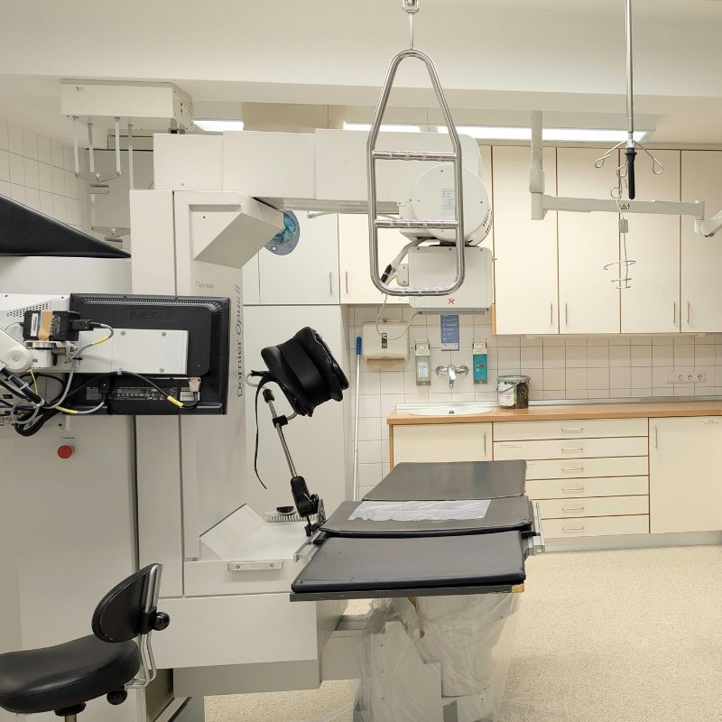 Mountain View Medical Services biomedical engineering team servicing imaging equipment